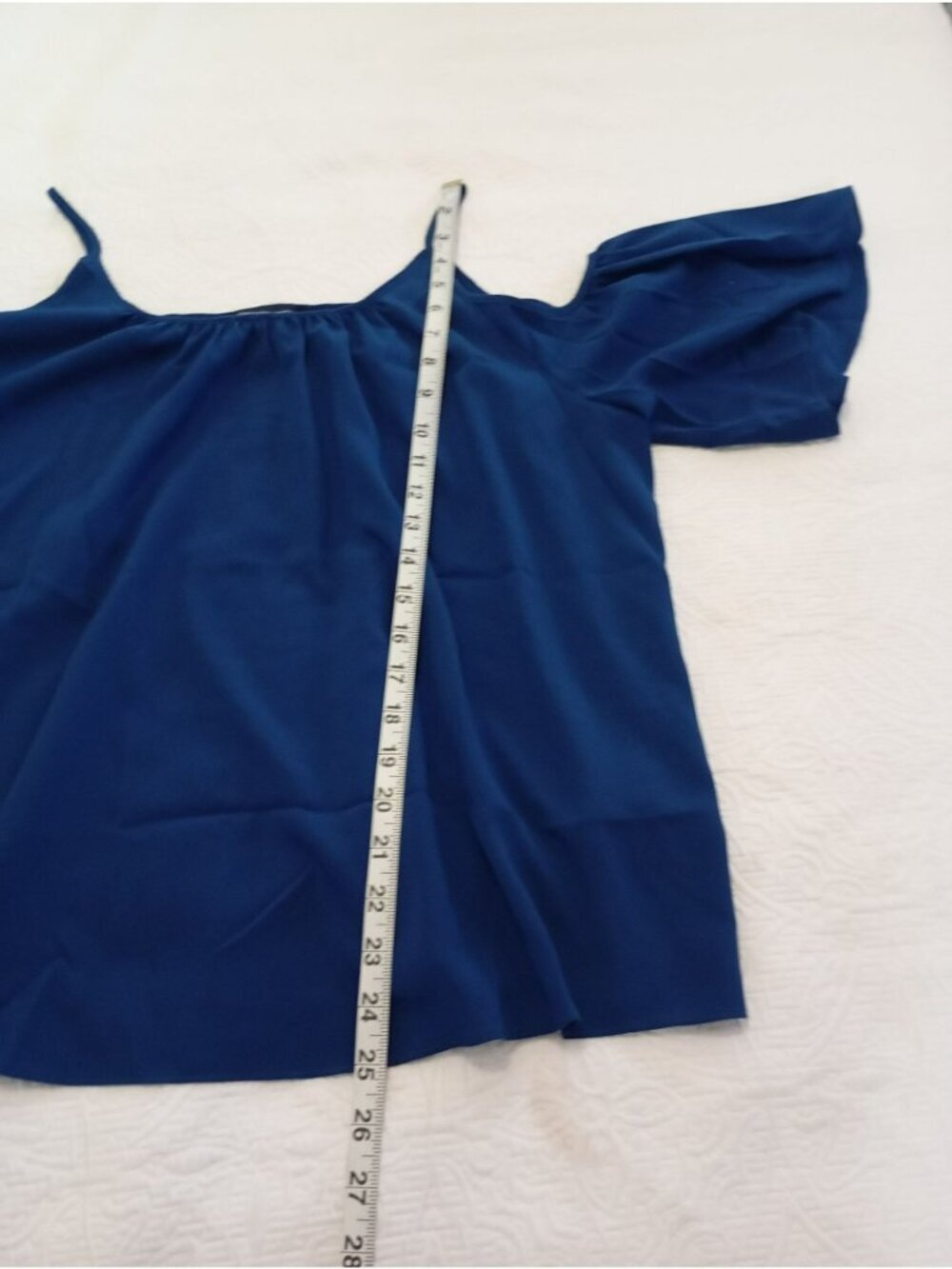 French Connection Blue Cold Shoulder Top With Spaghetti Straps Womens M - Picture 8 of 9